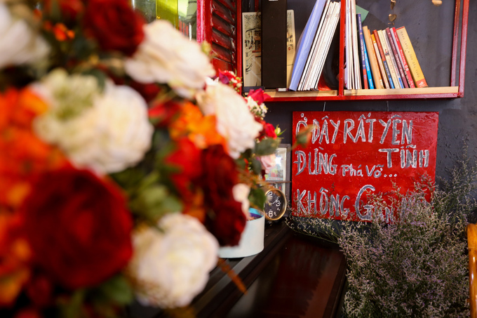 quan-cafe-ngap-tran-sac-hoa-kieu-phap-11