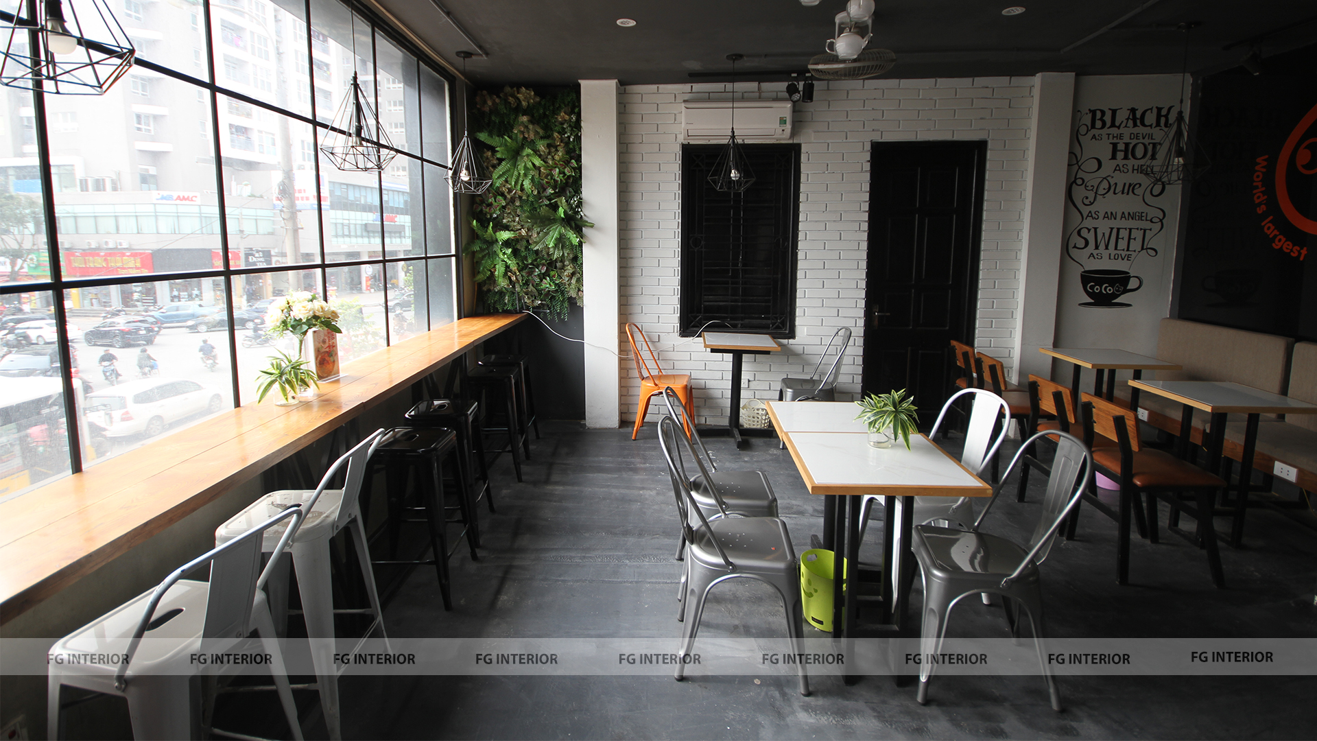 Những mẫu bàn ghế gỗ xinh xắn thiết kế cho góc view thoáng đãng gần cửa sổ quán cafe hay trà sữa